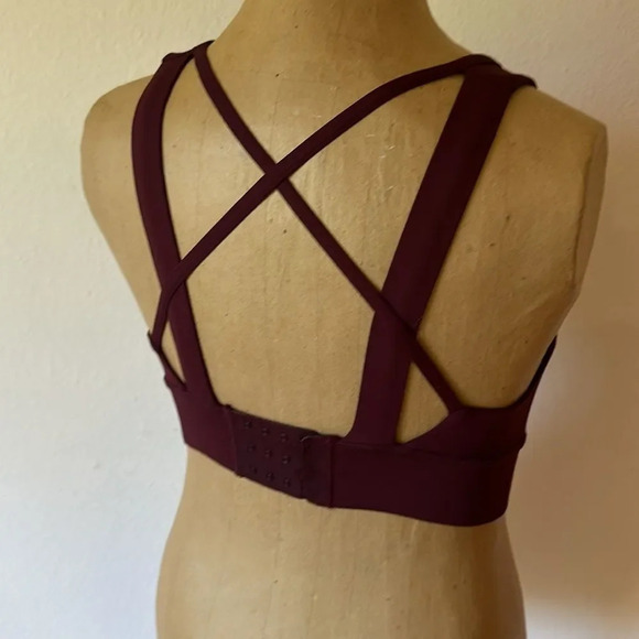 Lululemon sz 4 Breathe it In Bra *Medium Support, C/D Cup, great condition - Picture 6 of 12
